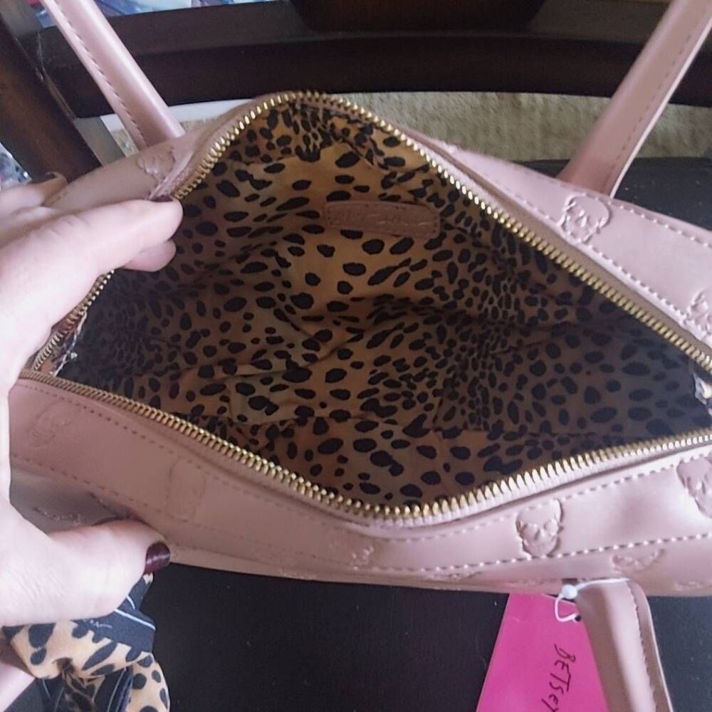 NWT~BETSEY JOHNSON Skullicious Shoulder Bag Purse in Blush Pink~$98 Tags~ - Picture 8 of 8